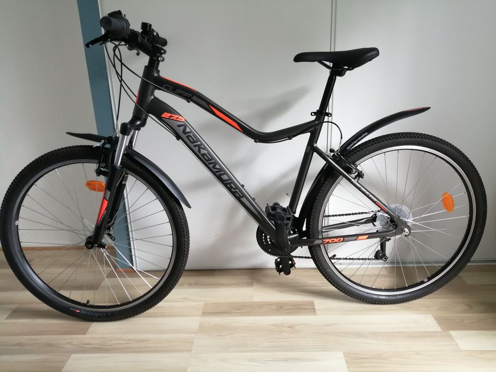 VTT NAKAMURA 27.5 &Eacute;TAT NEUF.
150 euros &agrave; d&eacute;battre. Vélos