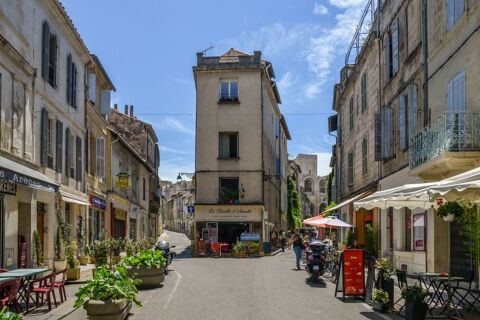BRASSERIE, PMU, FDJ, DANS QUARTIER AGREABLE D'ARLES. 274000 13200 Arles