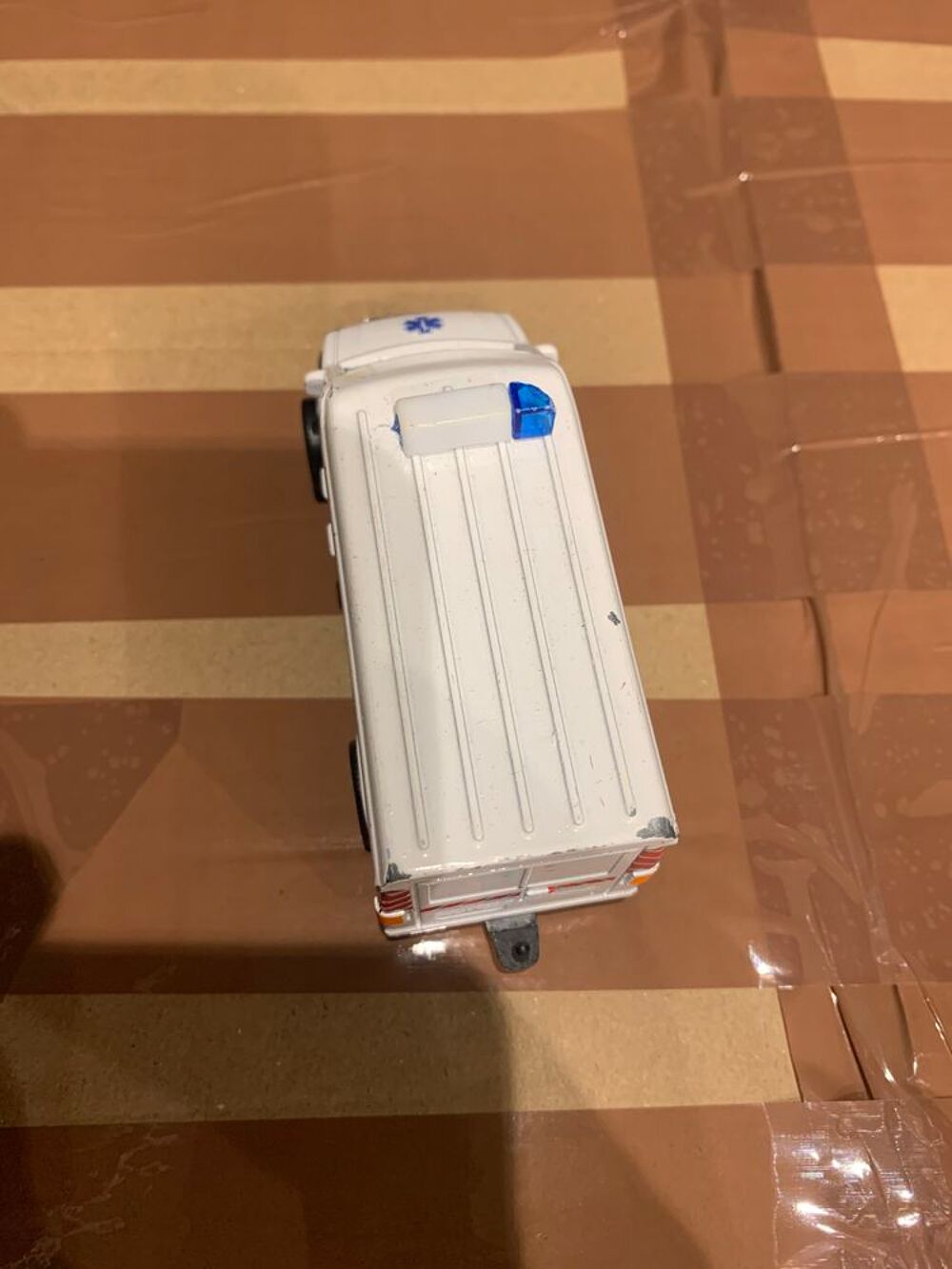 Jouet V&eacute;hicule \'\' Ambulance \'\' 