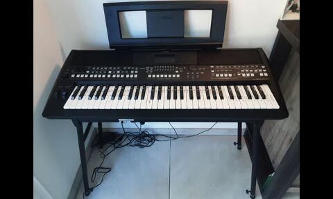 arrangeur synthétiseur yamaha psr sx600 450 Thionville (57)