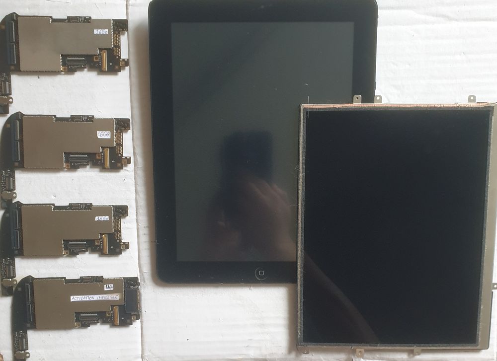 Lot tablettes pour pi&egrave;ces 5 Téléphones et tablettes