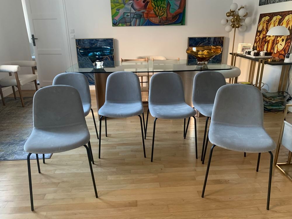 de 6 ou 4 chaises &agrave; manger en velour gros. Meubles