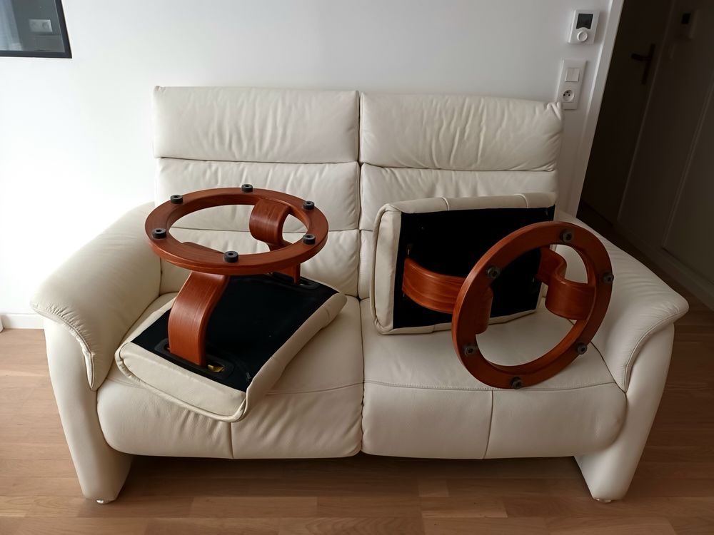 Canap&eacute; cuir blanc avec repose pieds Meubles