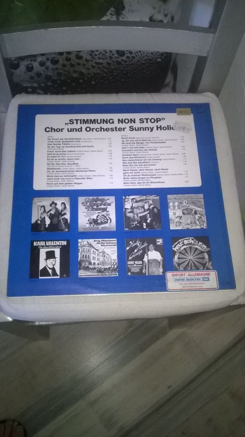 Vinyle Sunny Holiday
Stimmung Non Stop
Excellent etat
Ein CD et vinyles