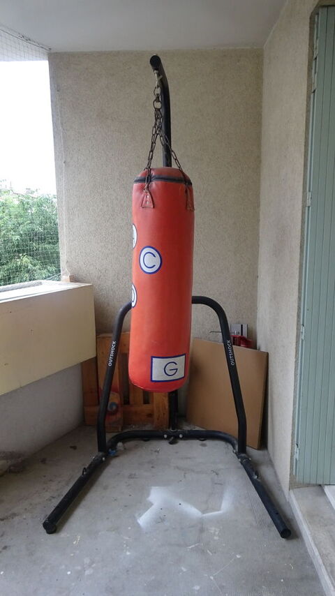 sac de frappe avec support 50 Bourg-de-P�age (26)