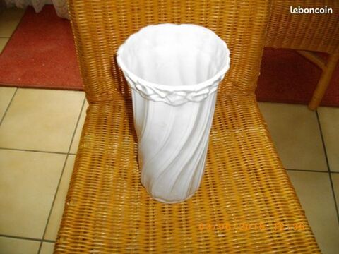 Vase blanc Perros-Guirec (22)
