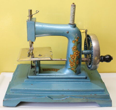 Machine à coudre enfant jouet ancien 1930 BABY 70 Issy-les-Moulineaux (92)