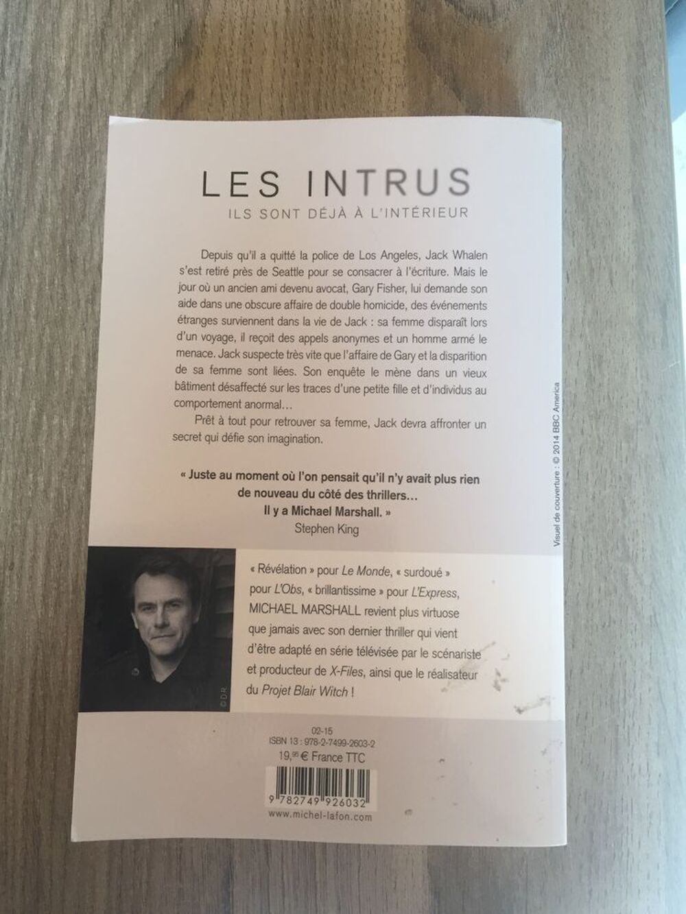 Livre " Les Intrus - ils sont d&eacute;ja a l int&eacute;rieur " Livres et BD