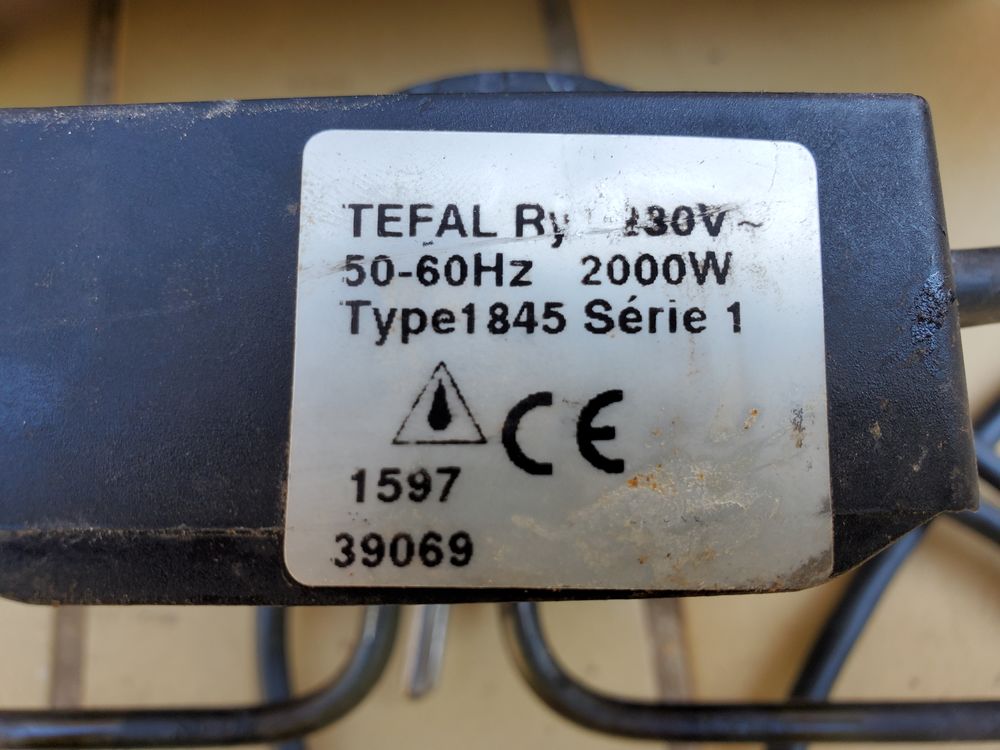 Barbecue &eacute;lectrique avec r&eacute;serve d'eau anti-fum&eacute;e &amp; odeurs Electroménager
