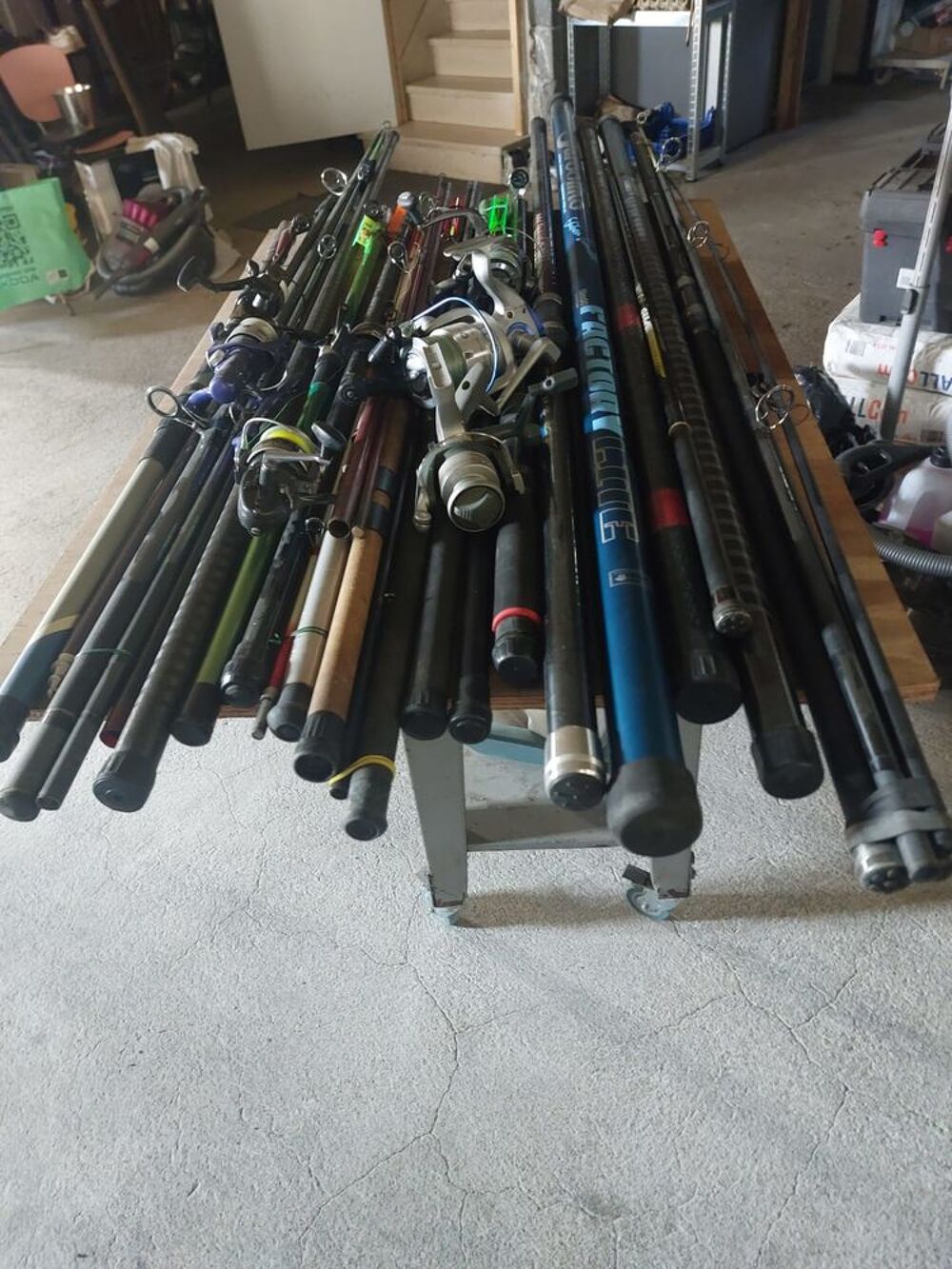 Lot de cannes &agrave; p&ecirc;che + moulinets ? Bon &eacute;tat Sports