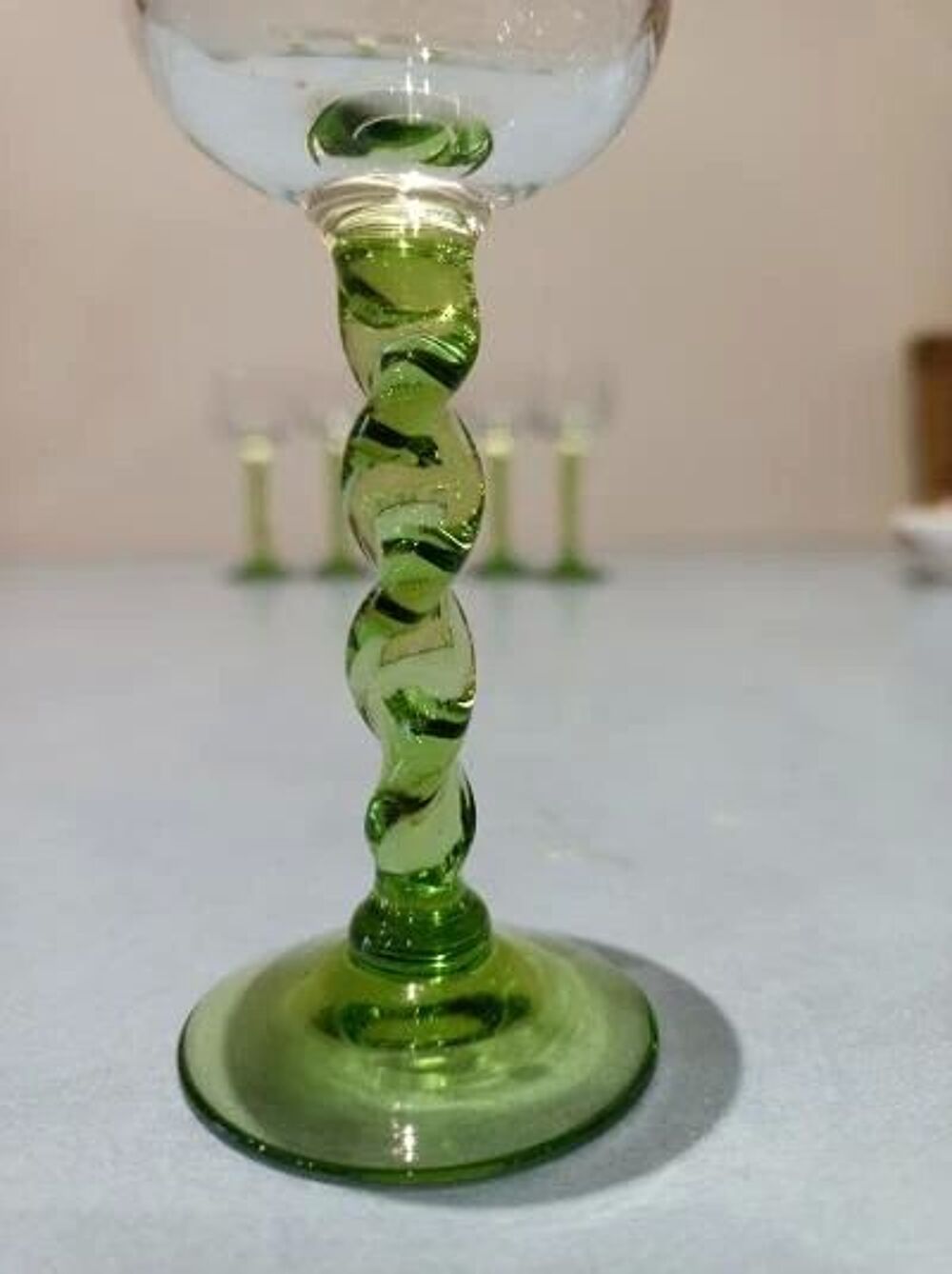 Lot 6 verres vintage pied torsad&eacute; vert ann&eacute;es 60 Décoration