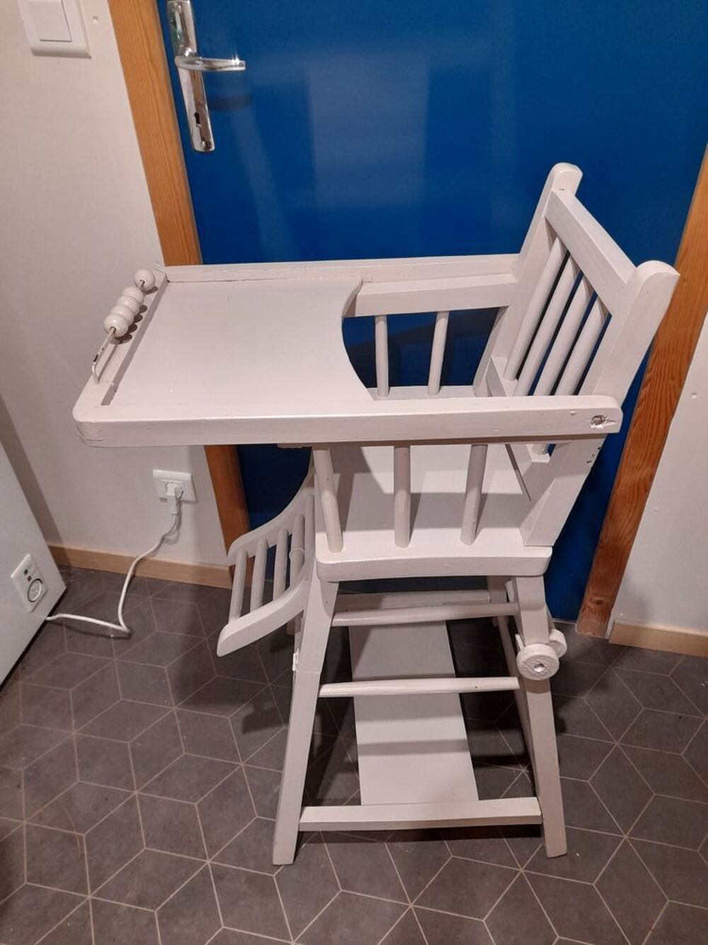 Chaise haute b&eacute;b&eacute; en bois de bonne qualit&eacute; (vintage) Mobilier enfants