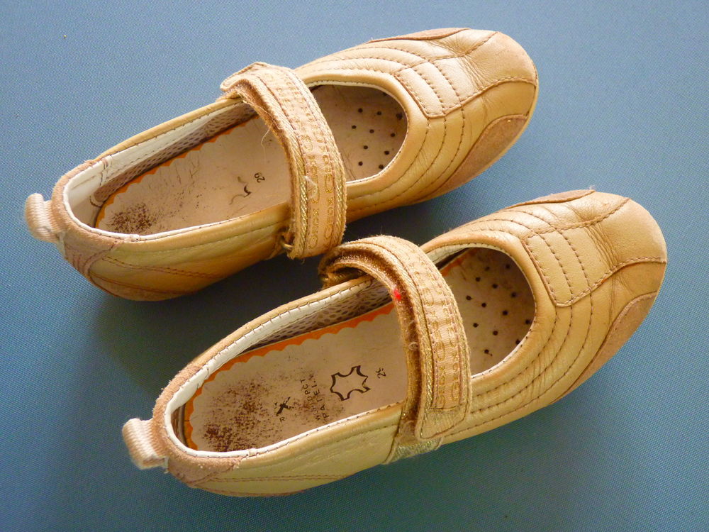 Chaussure ballerine cuir beige Geox 29 fille TBE Chaussures