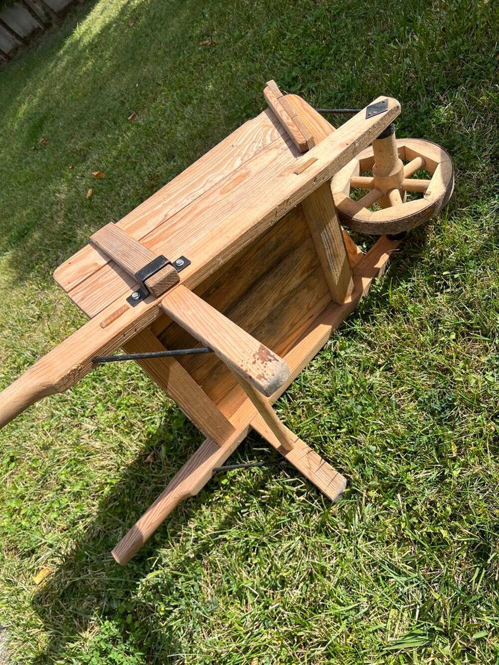 Lot chaises rotin et brouettes enfant Mobilier enfants