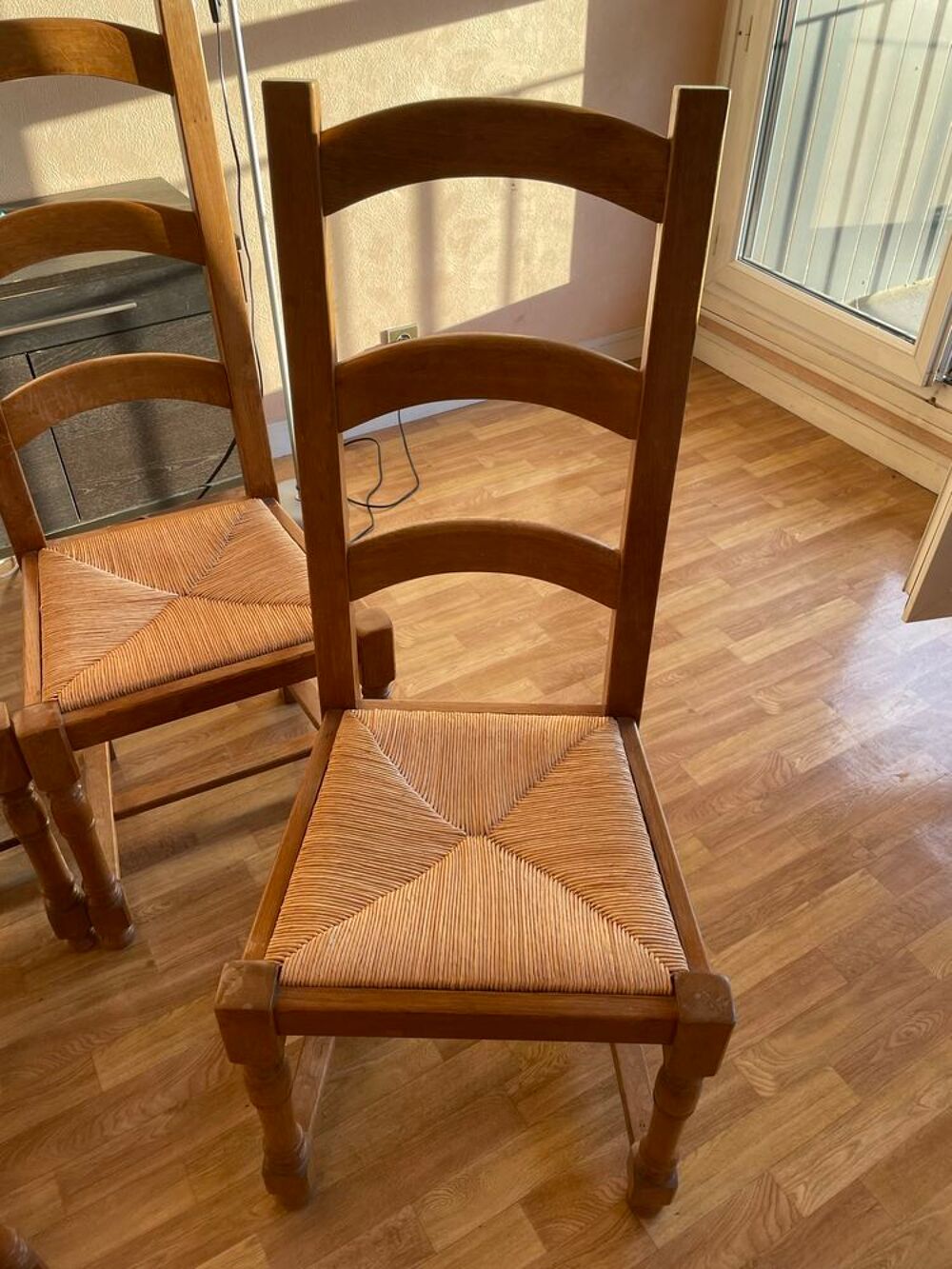 Lot de 4 chaises en bois massif Meubles