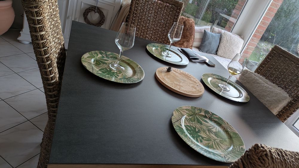 Table haut de gamme 
Meubles