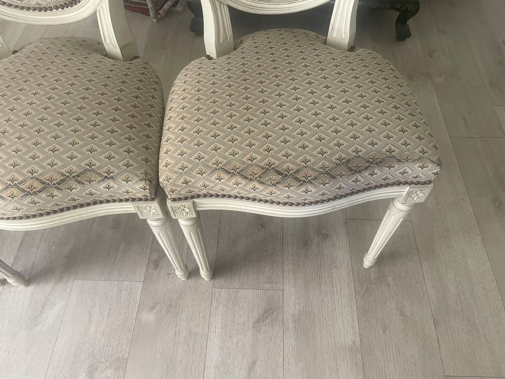 Lot de quatre chaises Louis XVI Meubles