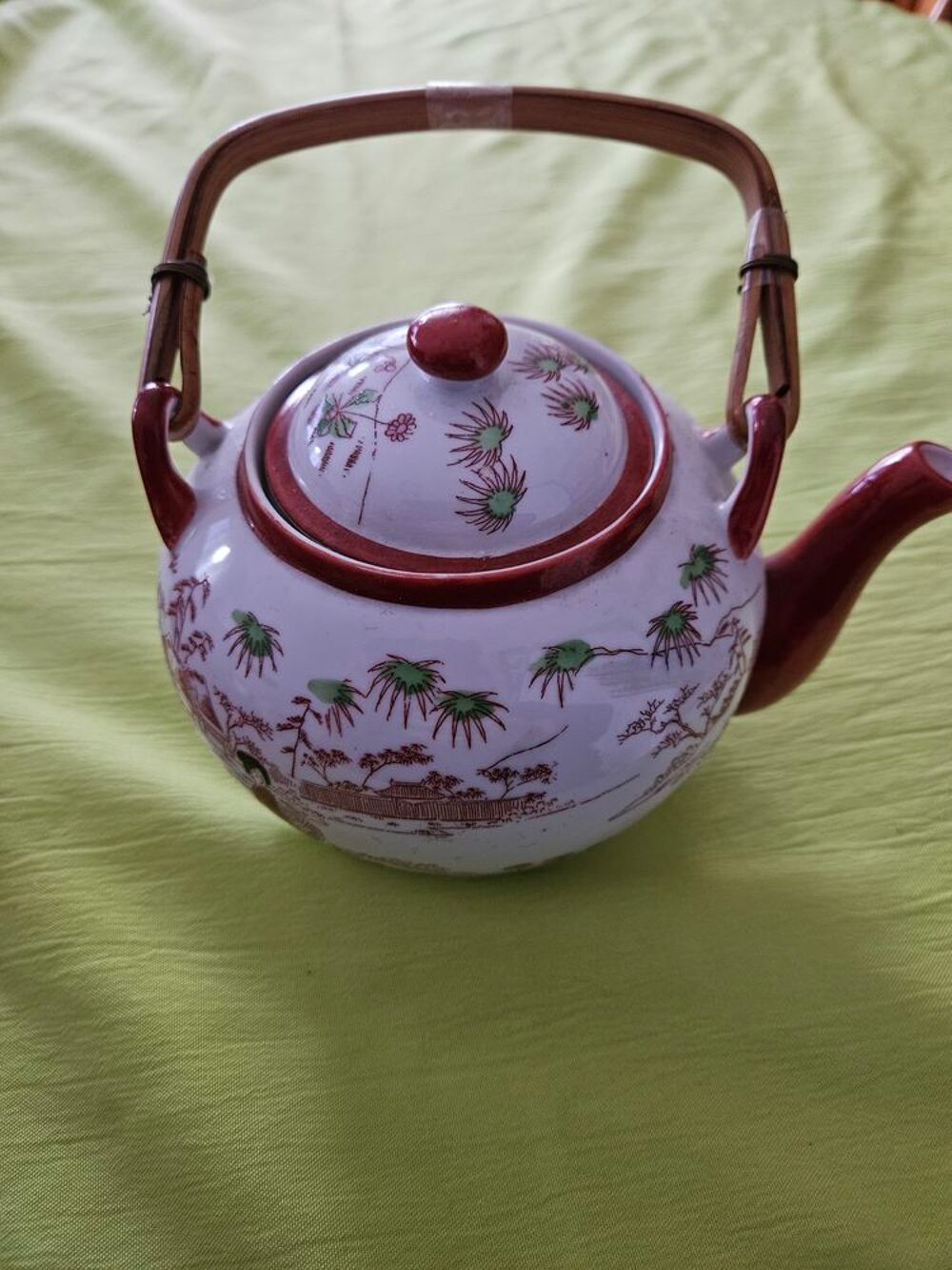 Th&eacute;i&egrave;re japonaise vintage en porcelaine Tr&egrave;s bon &eacute;tat&middot; Décoration
