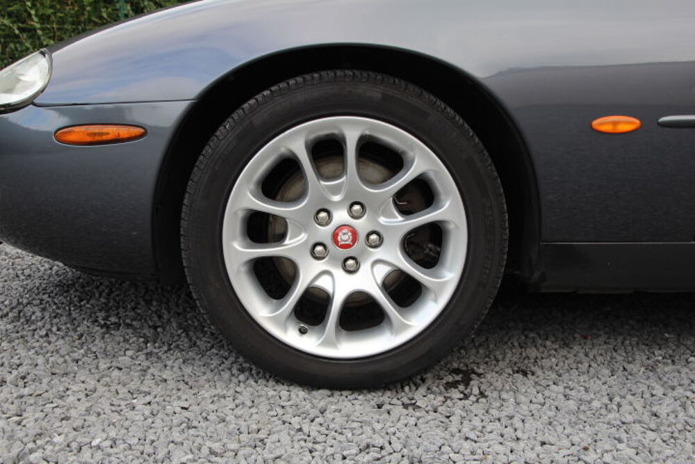XK8 4.2i V8 2003 occasion 59310 Auchy-lez-Orchies
