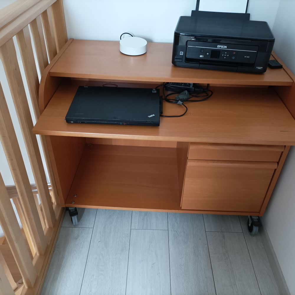Bureau sur roulettes Meubles