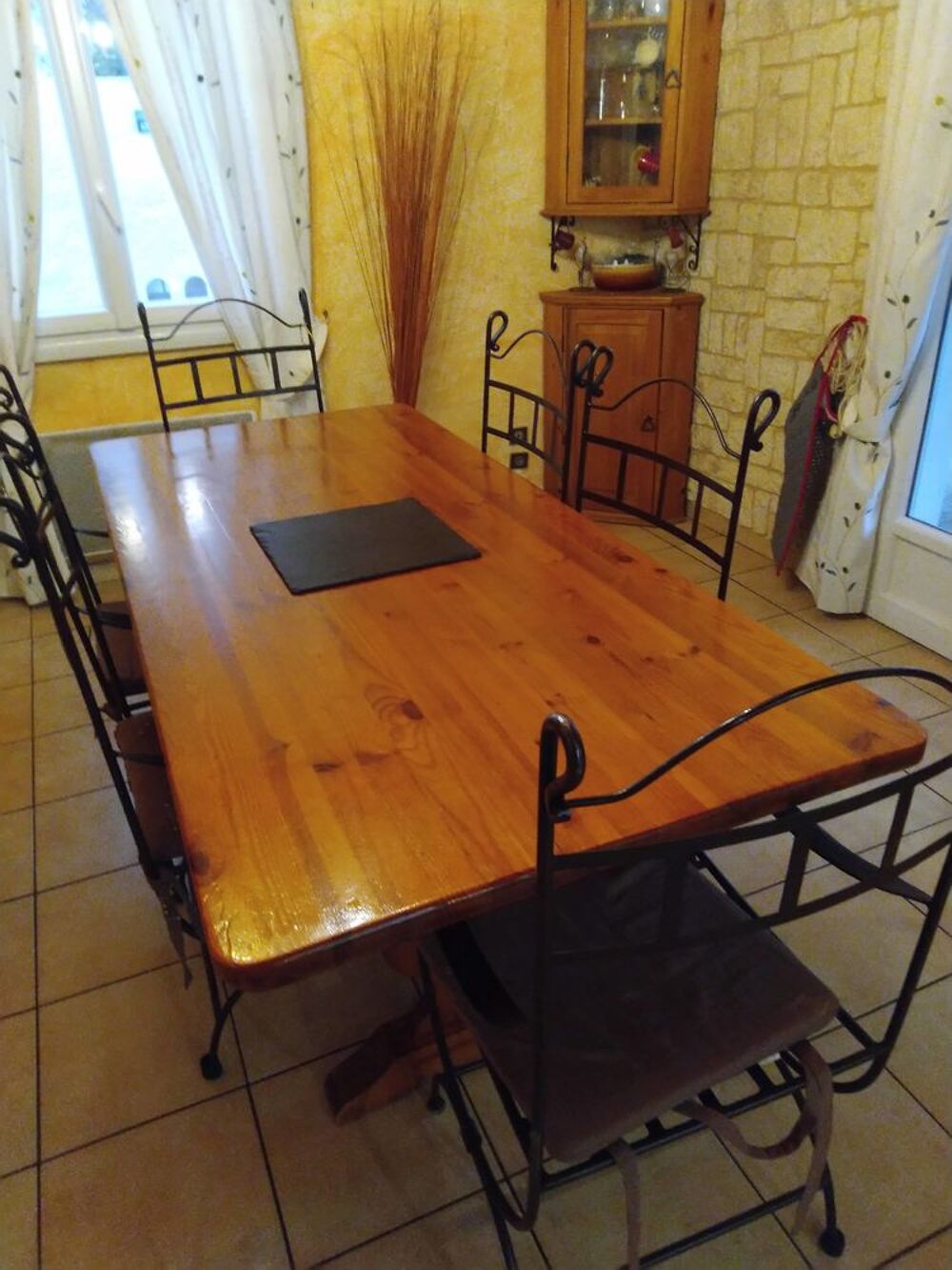 TABLE + 6 CHAISE Meubles