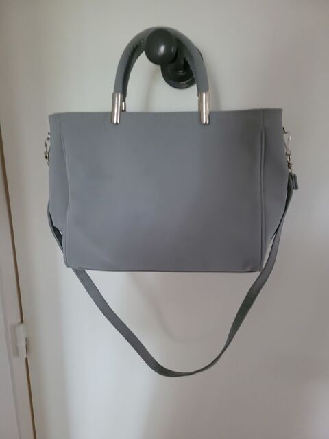 Sac � main en cuir lisse avec bandouli�re BEVER'S STYLE 30 Pierrevillers (57)