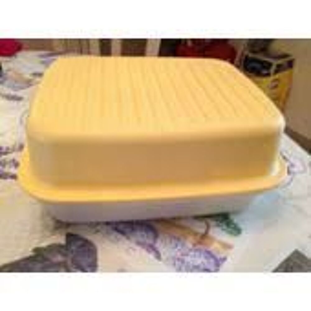 Grande bo&icirc;te &agrave; pain 2,5 litres Tupperware. Cuisine