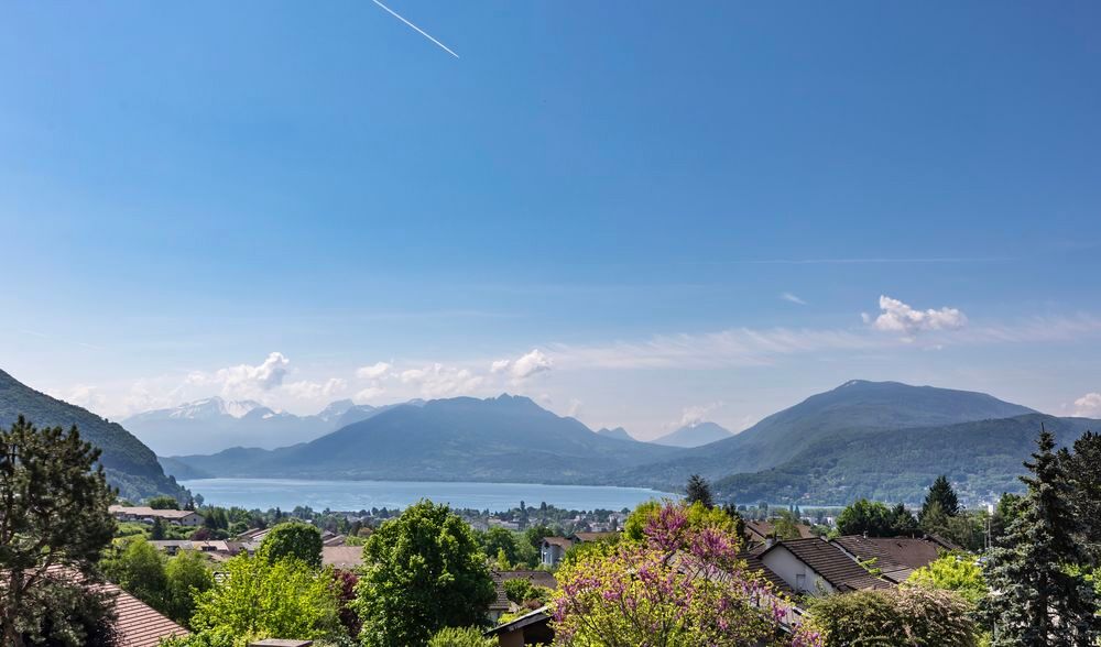 Vente Appartement Vue Splendide Lac & Montagnes 
T4 Unique et Confidentiel Annecy-le-vieux