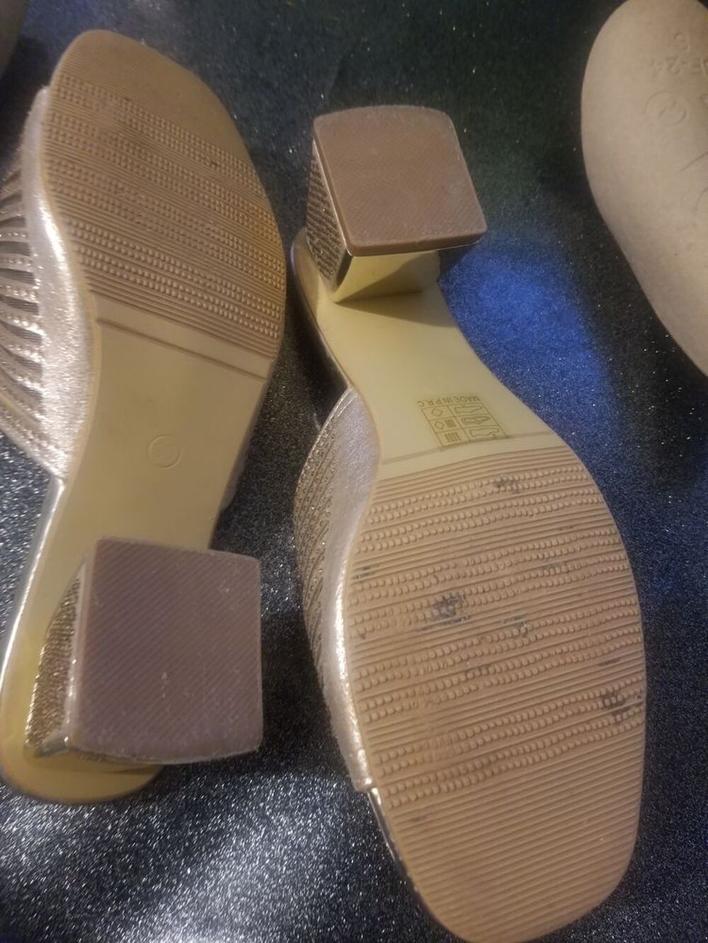 Claquette femme dor&eacute;e Chaussures