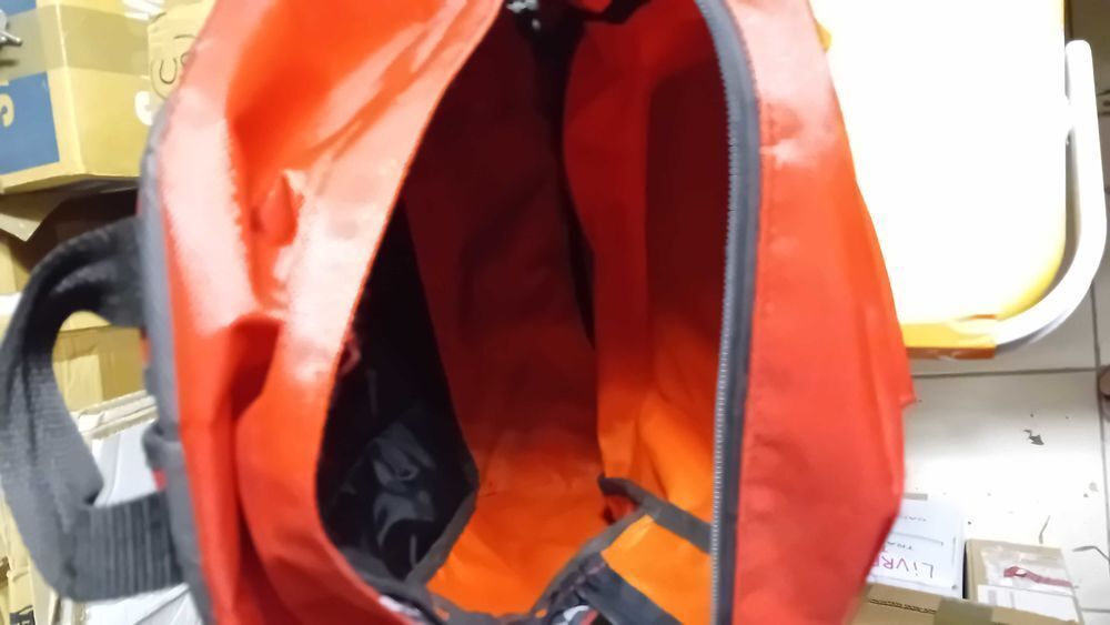 Breitling 1884 sac a dos rouge tbe 
