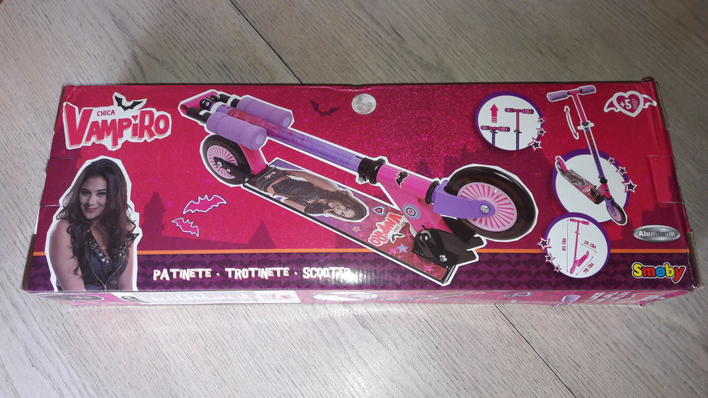 Trottinette enfant NEUVE Sports