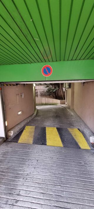  Parking / Garage � louer 10 m�