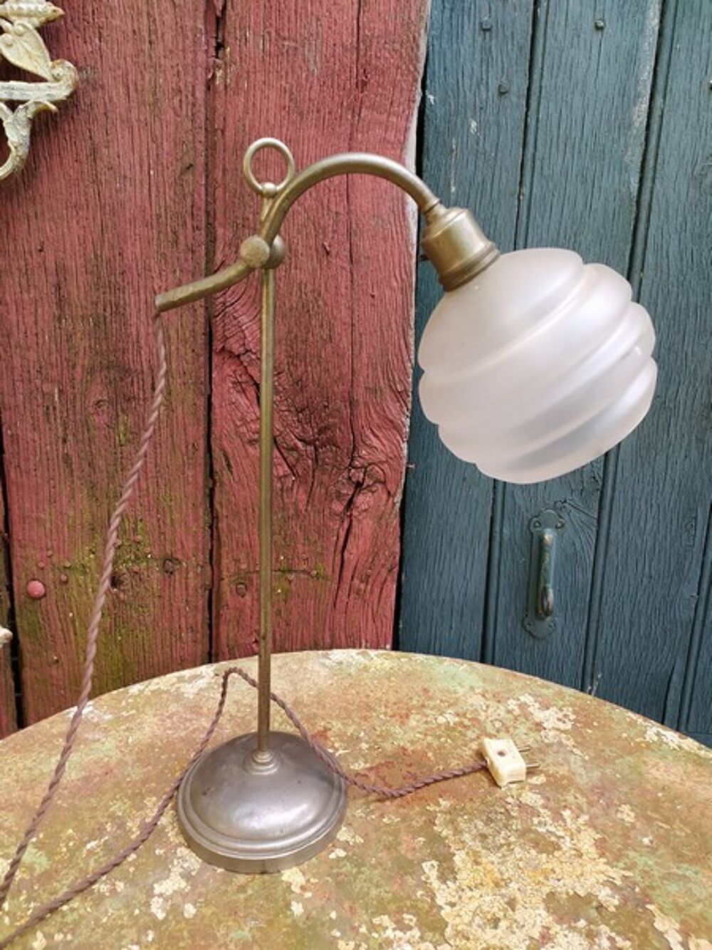 Ancienne Lampe de Bureau R&eacute;glable Globe Verre 
Décoration