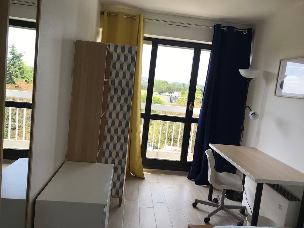 Location Colocation Belle chambre avec balconnet Cergy