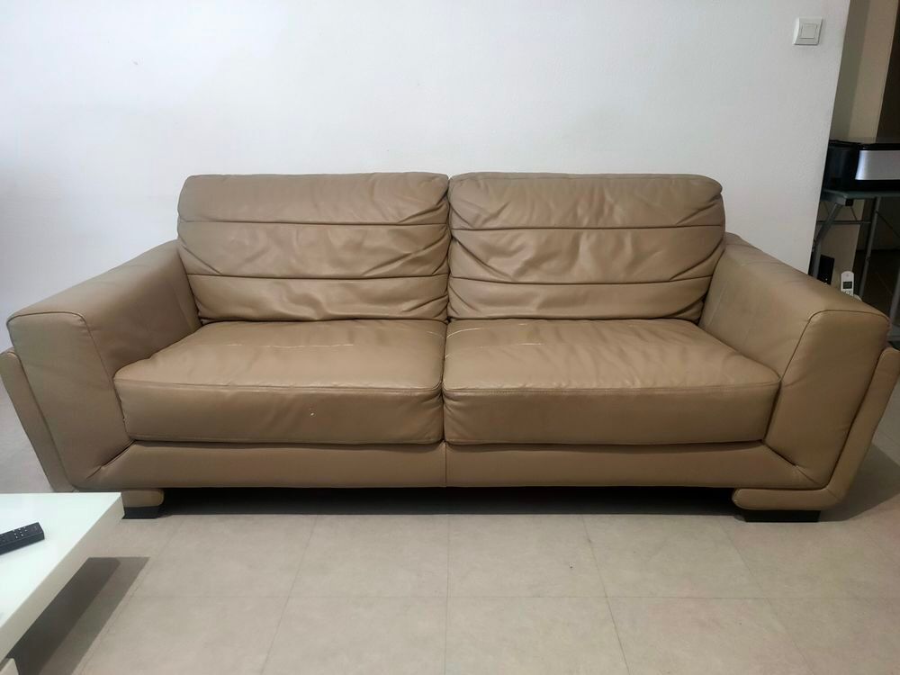 canap&eacute; cuir beige
Meubles