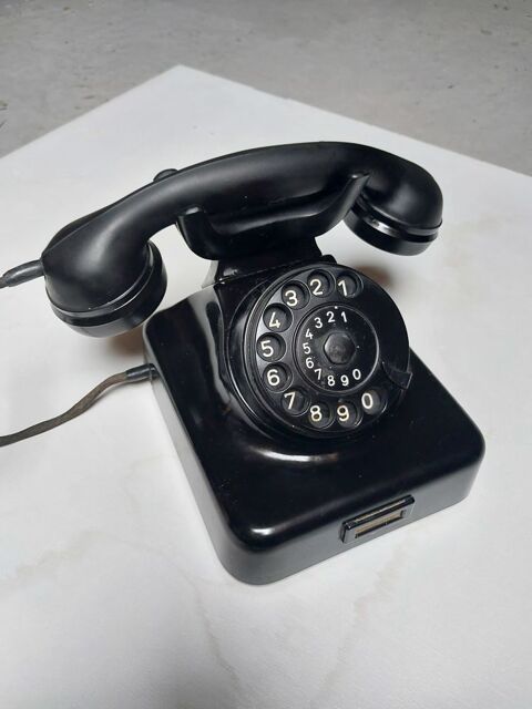 T�l�phone  ancien SIEMENS W49 60 Montb�liard (25)