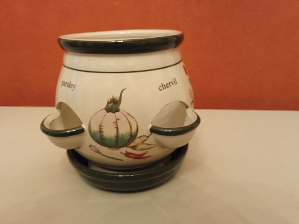 Pot &agrave; herbes aromatiques TBE (faire offre) Jardin