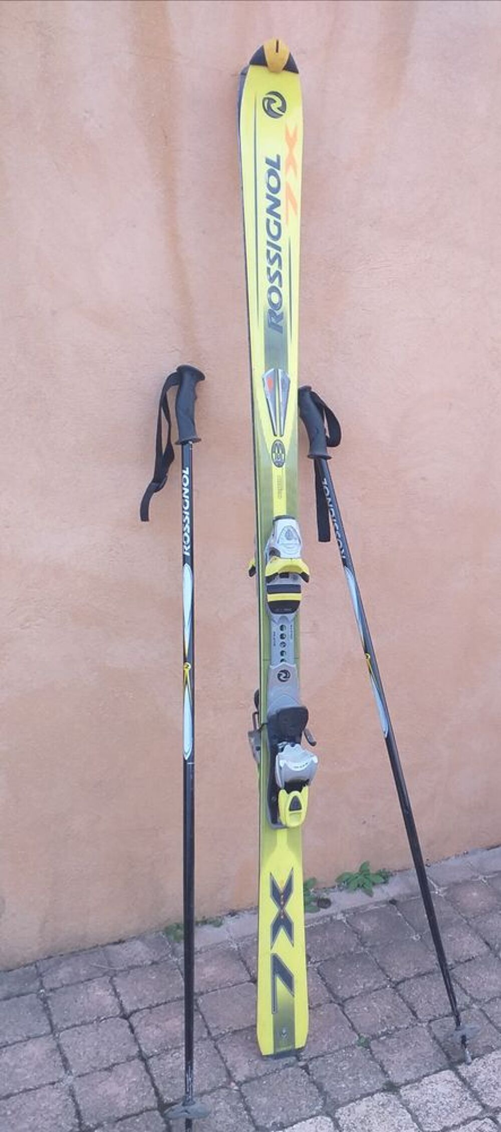 SKI ROSSIGNOL 1,70m +batons Sports