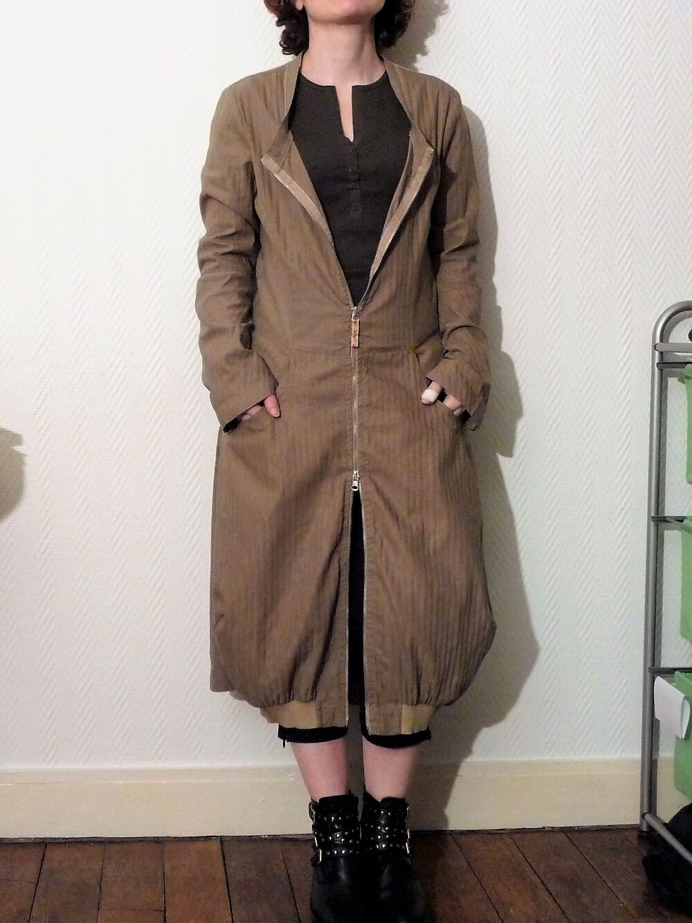 Veste Cintr&eacute;e Longue et L&eacute;g&egrave;re Beige &agrave; Manches Longues- Deca Vêtements