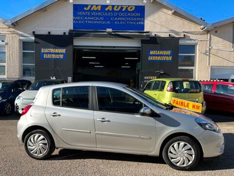 Annonce voiture Renault Clio III 7490 €
