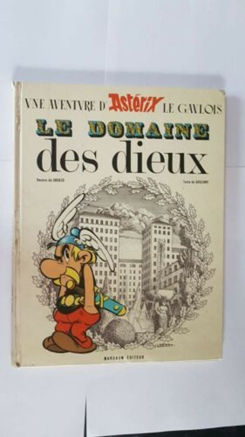 BD ASTERIX ET LES GOTHS / LE DOMAINE DES DIEUX / EN CORSE Livres et BD