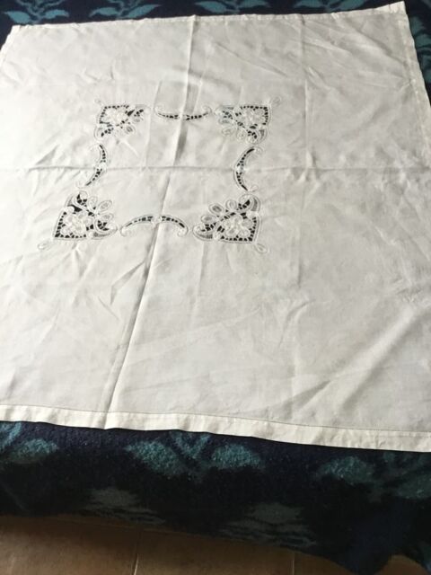 Nappe avec appliques en dentelle et ses serviettes Bon �tat 5 Saint-Alban (31)
