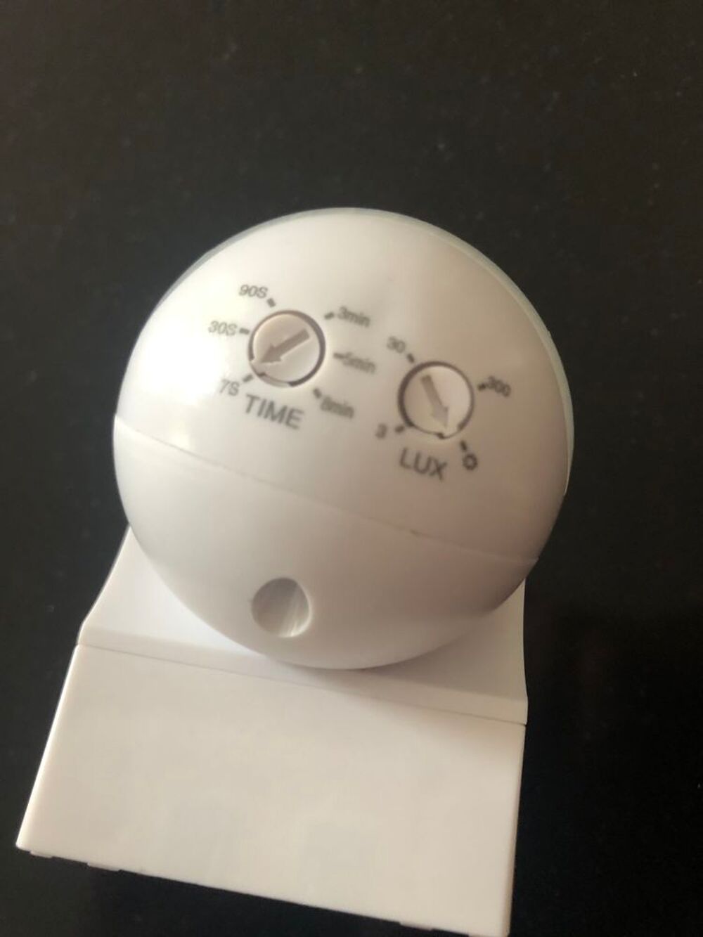 un detecteur de mouvement NEUF ET JAMAIS UTILISE ( Bricolage
