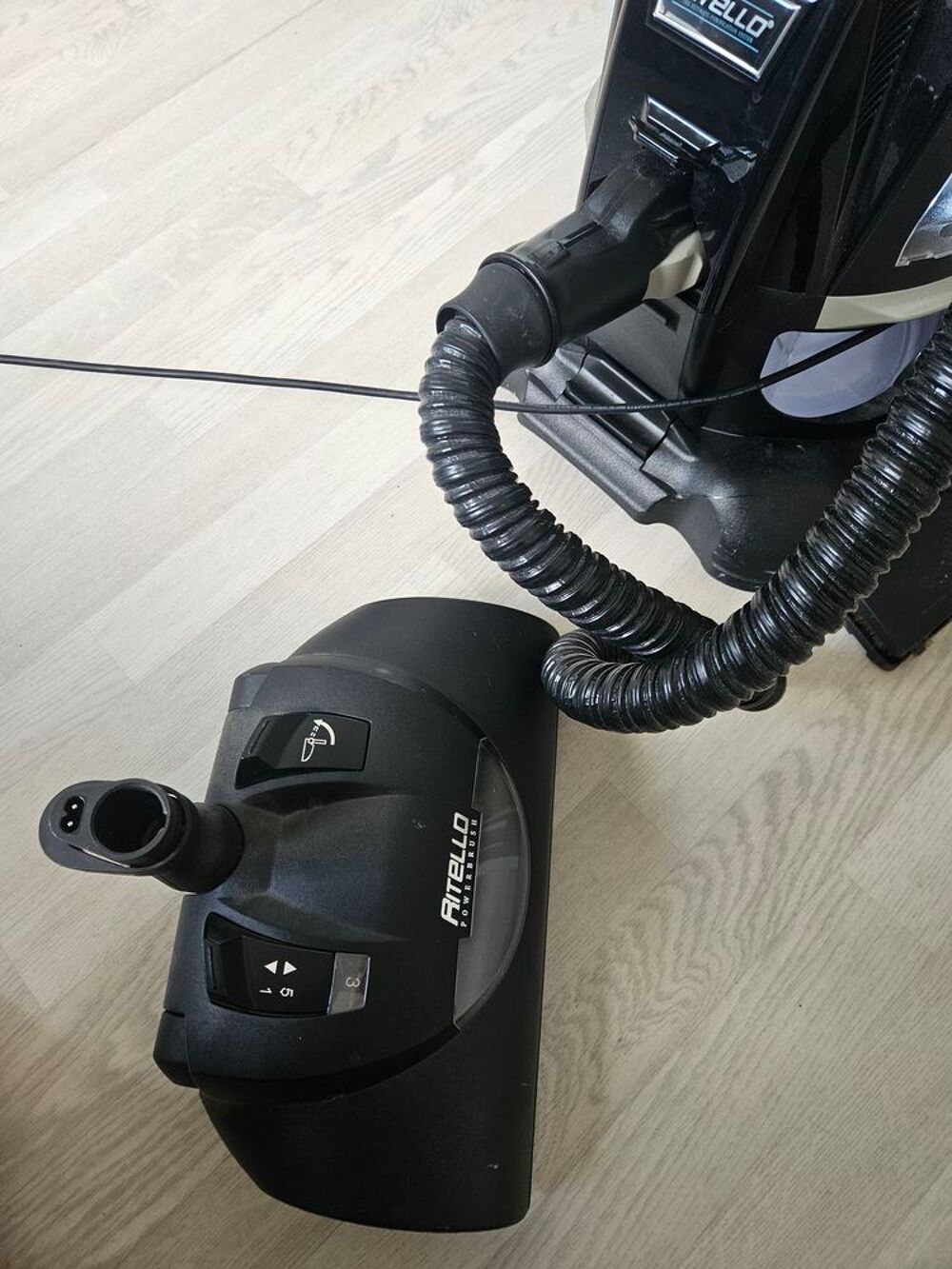 Aspirateur ritello Electroménager