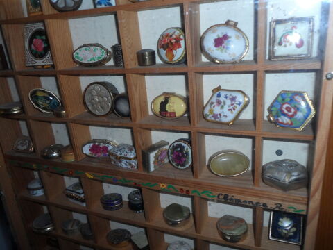 450 petites boites a pillules 450 Lagny-sur-Marne (77)