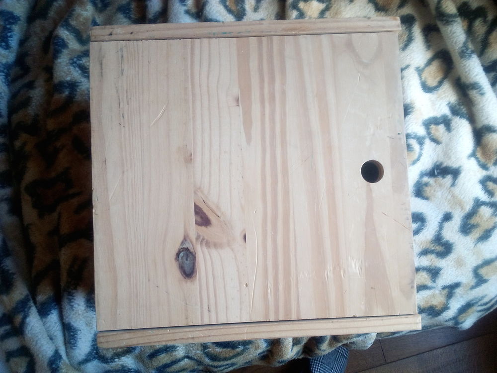 Casier ou bo&icirc;te de rangement en sapin Meubles