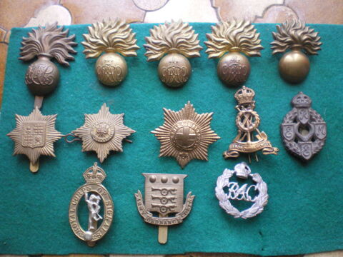 Insignes cap badge britannique et canadien. 8 Caen (14)