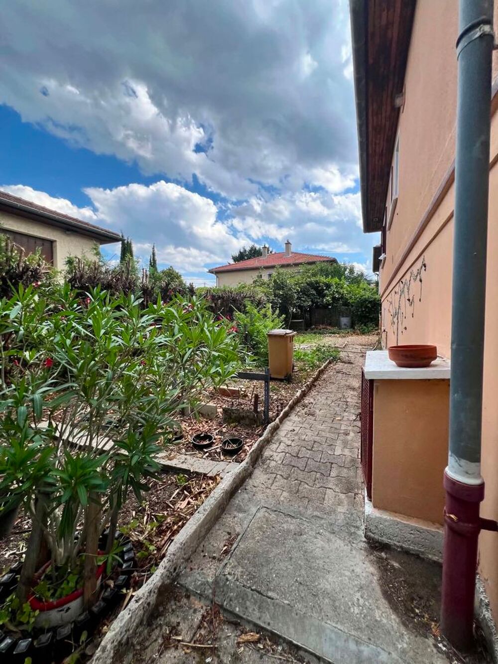 Vente Maison CRAPONNE 105m2 A RENOVER +650m2 DE TERRAIN 379000euros 
