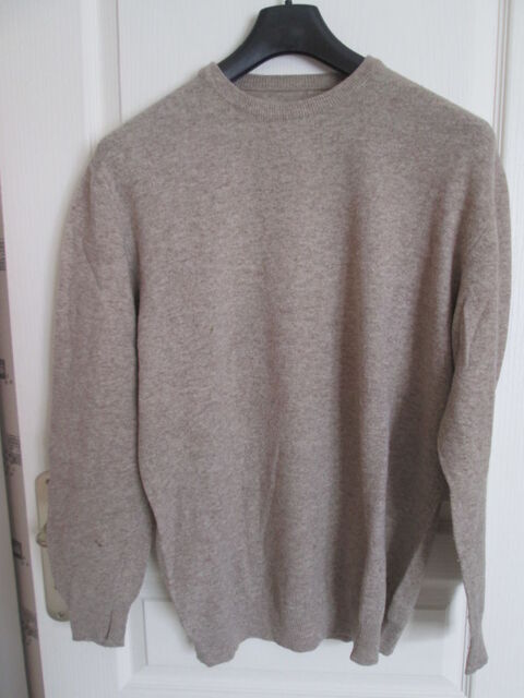 Pull fin en laine beige femme ou homme taille 3/L 9 Chauriat (63)