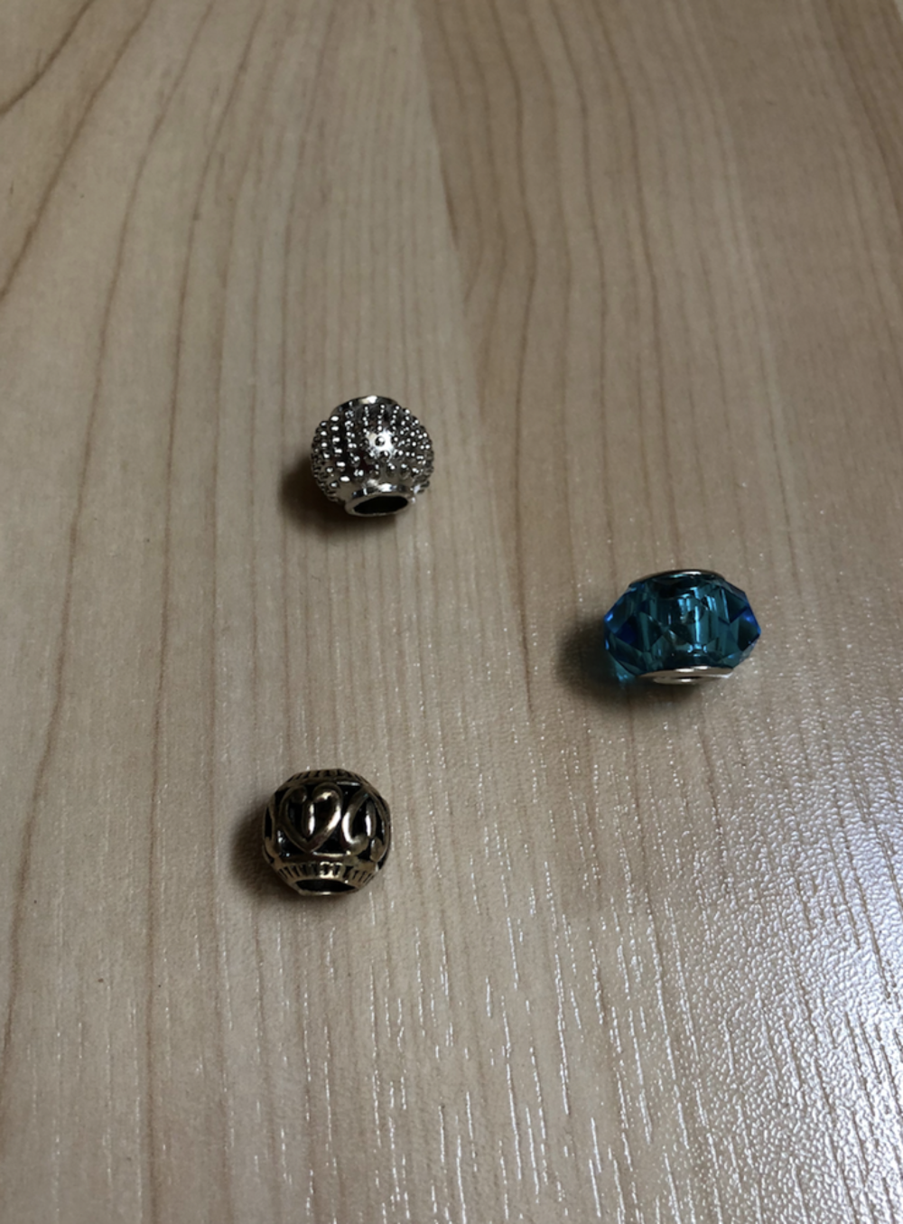 Charms avec coeurs ou picots ou bleu Bijoux et montres